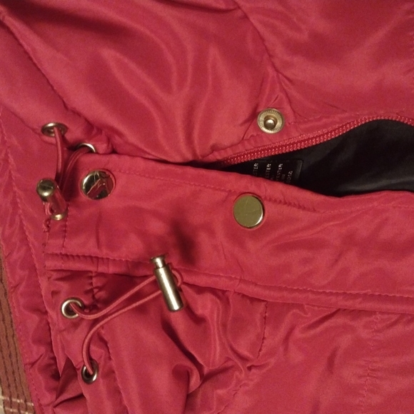 Red Vest - Picture 4 of 4